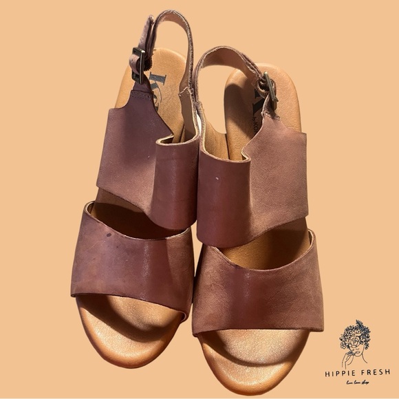 Kor-Ease Studded Peep Toe Wooden Clog Sandals Size EU 36.5/US 6 - Picture 2 of 6